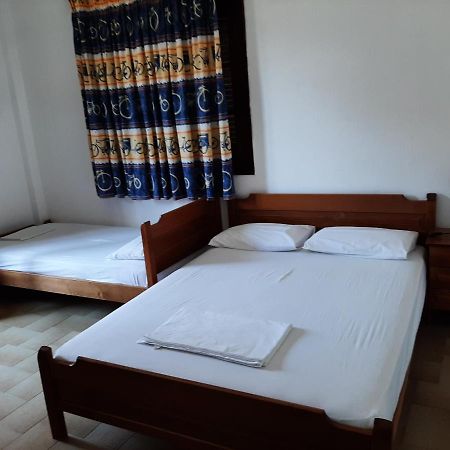 House Kosmas On The Beach Сарті Екстер'єр фото