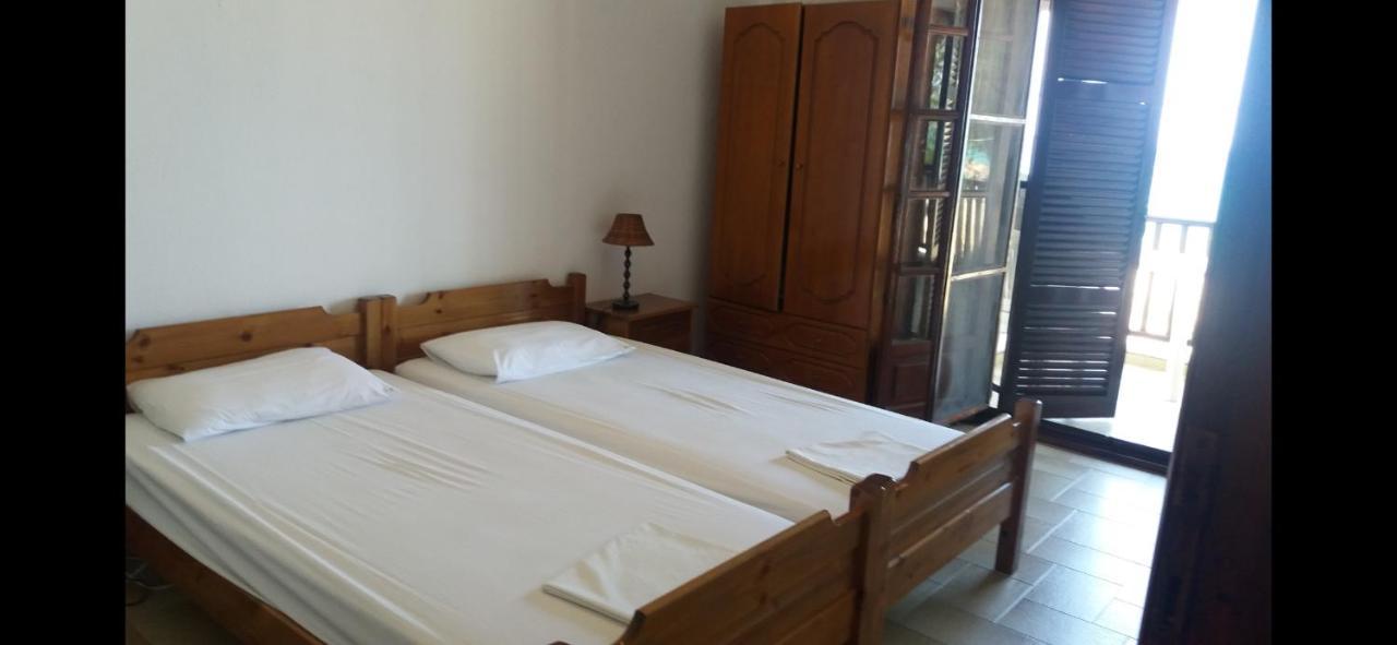 House Kosmas On The Beach Сарті Екстер'єр фото