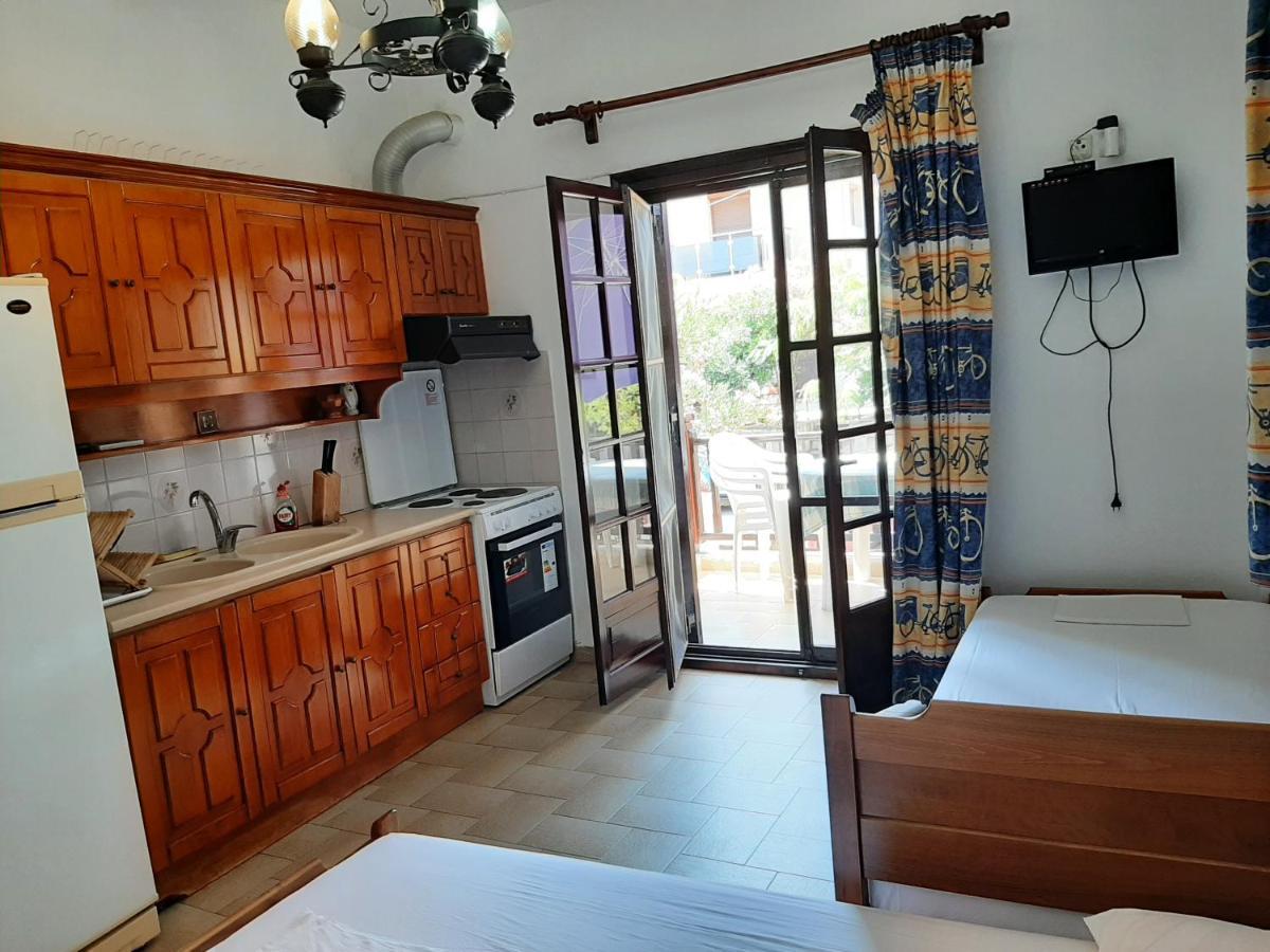 House Kosmas On The Beach Сарті Екстер'єр фото