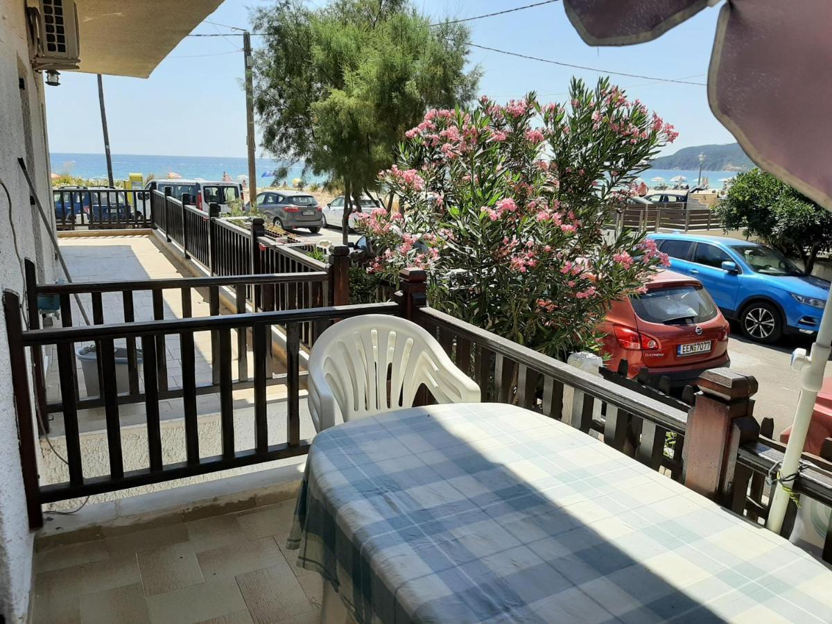 House Kosmas On The Beach Сарті Екстер'єр фото