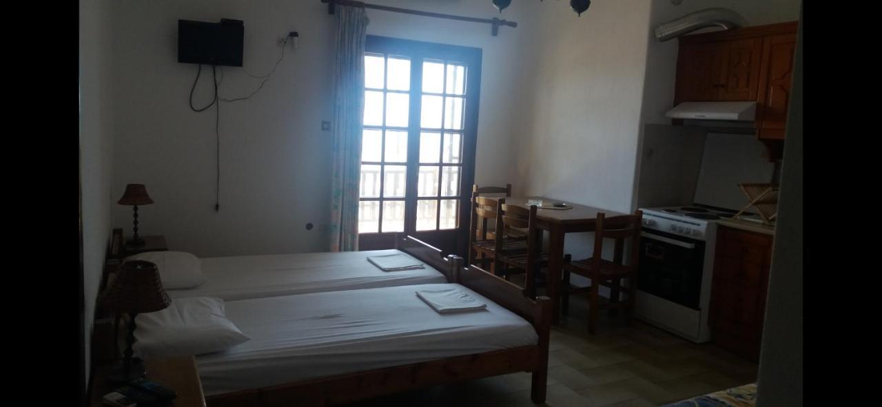 House Kosmas On The Beach Сарті Екстер'єр фото