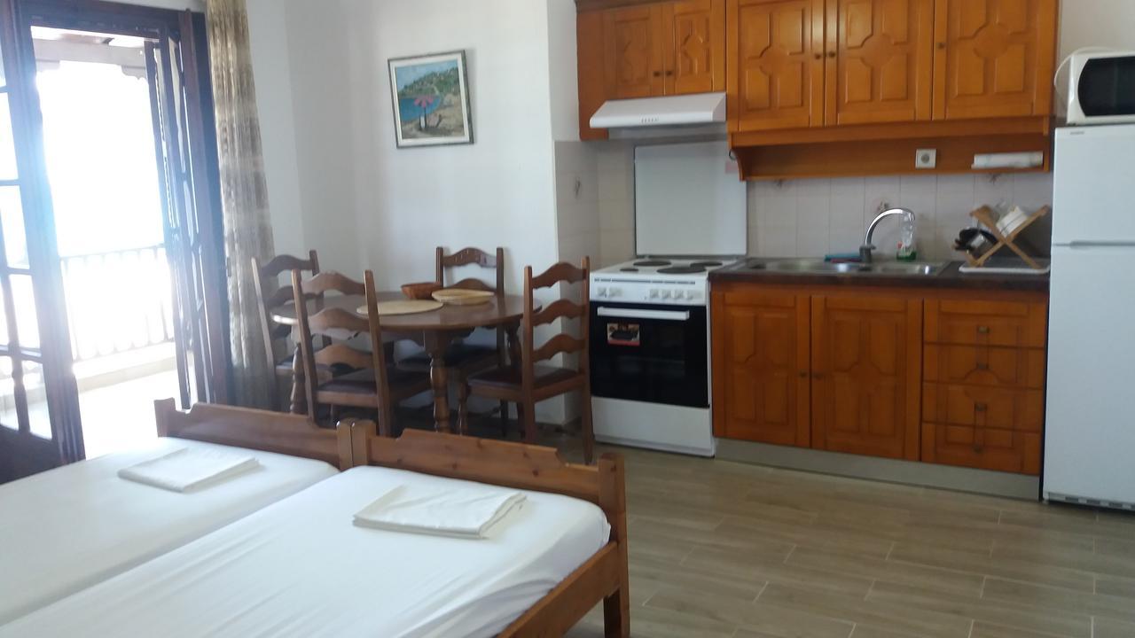 House Kosmas On The Beach Сарті Екстер'єр фото