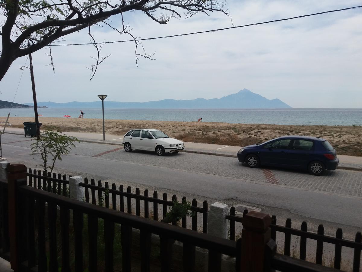 House Kosmas On The Beach Сарті Екстер'єр фото