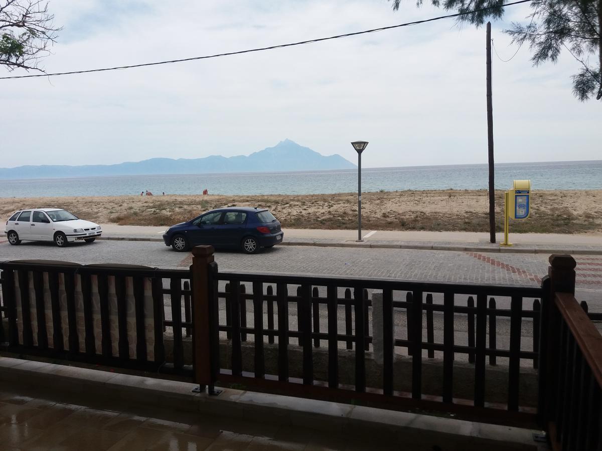 House Kosmas On The Beach Сарті Екстер'єр фото