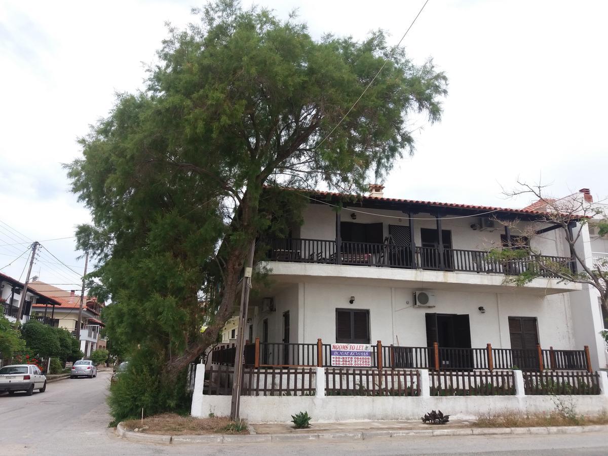 House Kosmas On The Beach Сарті Екстер'єр фото