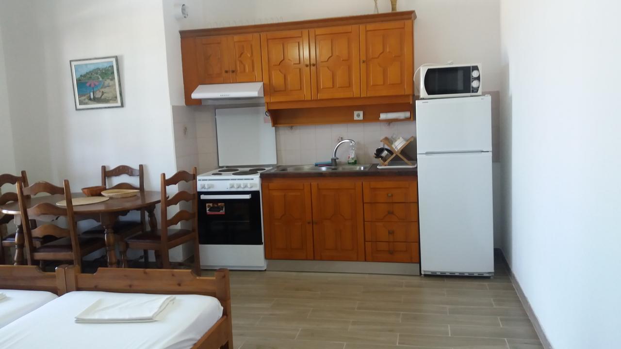 House Kosmas On The Beach Сарті Екстер'єр фото